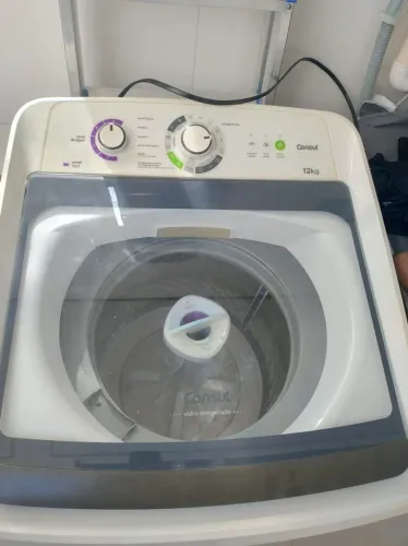 Máquina de lavar roupa e centrifugar