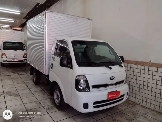 Kia bongo 19 raridade pronta entrega  único dono Hyundai HR carroceria baú refrigerado 