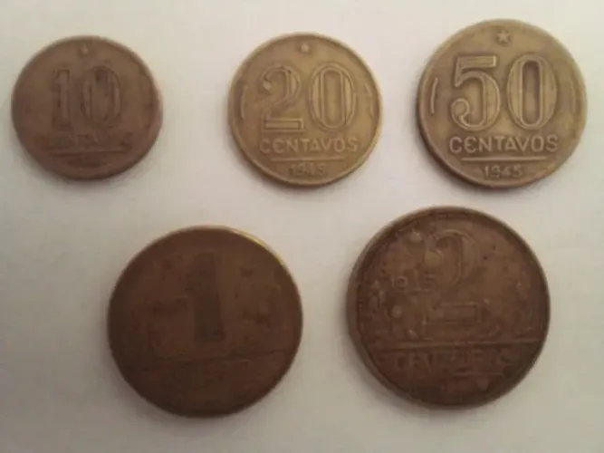 Moedas brasileiras antigas do ano de 1945