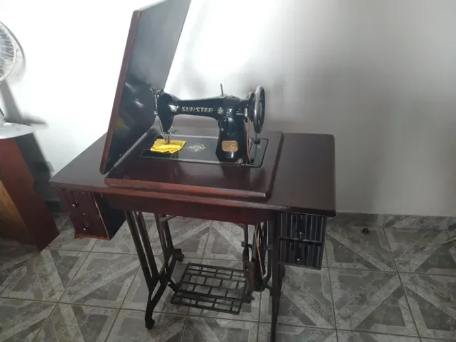 Máquina de Costura Antiga - Raridade