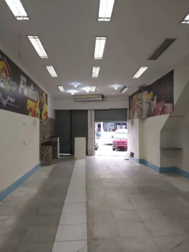 Alugo loja com 100 m2 na Rua Nicarágua Penha RJ valor R$ 4.800,00.
