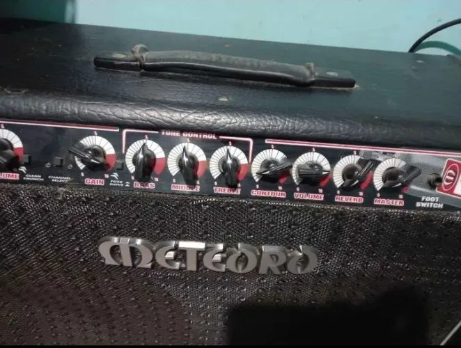 Amplificador de Guitarra Meteoro 160W - Novo