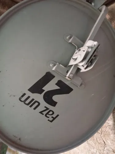 Antena parabólica para satélite.