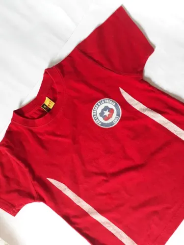 Camisa Infantil Masc. Seleção do Chile - Vermelha Retrô - tam 6-usada bom estado