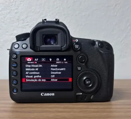 Camera canon 5dS medio porte de alta qualidade para publicidade e arquitetura jornalismo