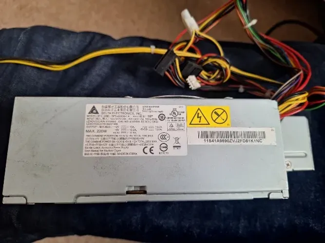 Fonte atx delta eletronics