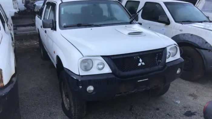 Mitsubishi L200 2.5 4x4 Manual GL 2010 Veiculo Destinado A Retirada De Peças