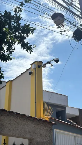 Instalação ou manutenção de câmeras