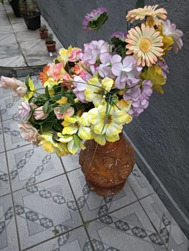 Vaso Gesso 75cm  Flores Plásticas Anos 80 Vintage 