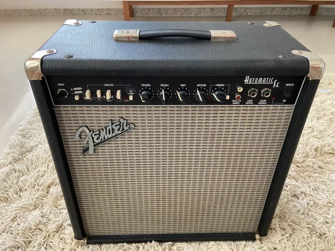Vendo amplificador fender automatic