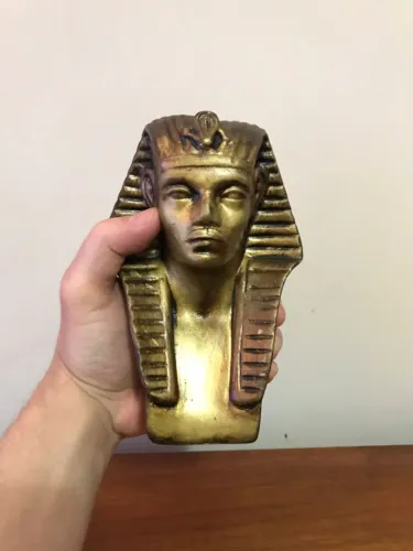 Busto Faraó Dourado