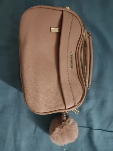 Bolsa Feminina de Mão - Nova e Estilosa!