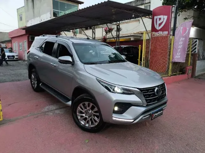 Toyota Hilux SW4 SRX 4X4 2.8 TDI 16V Dies. Aut. 2022