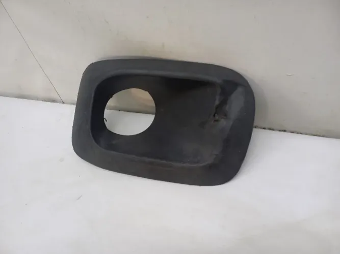 Moldura farol milha Uno way LD 16/18 c/detalhe