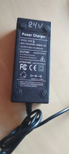 Carregador de Bateria 24V de 2000mA para Brinquedos