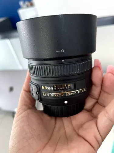 Lente Nikon NIKKOR AF-S 50mm f/1.8G com Parasol
