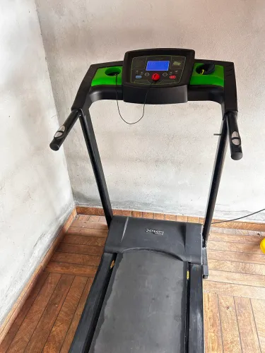 Vendo esteira Dream Fitness