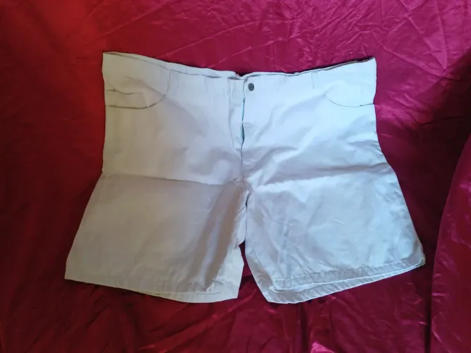 Bermudas masculina tamanho grandes !essa tem 130 cm na cintura.