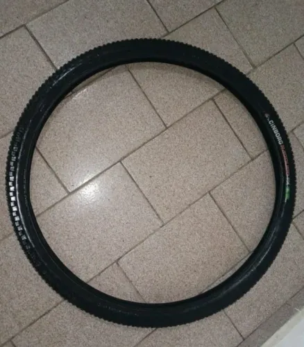 Vendo 1 Pneu de Bicicleta Cinborg 29x2.10