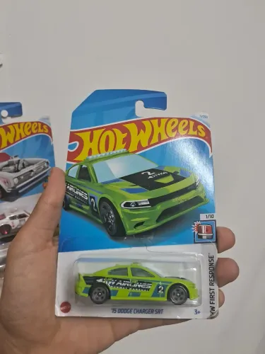 15 Dodge Charger Srt - Hotwheels