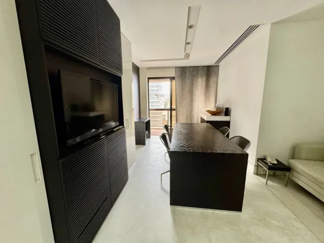 Ipanema. Flat com vista mar de 82m2 com 2 quartos (1 suíte) e vaga - Rio de Janeiro - RJ