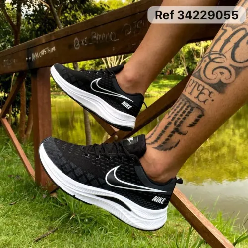 Tênis Nike Masculino Preto com Solado Branco