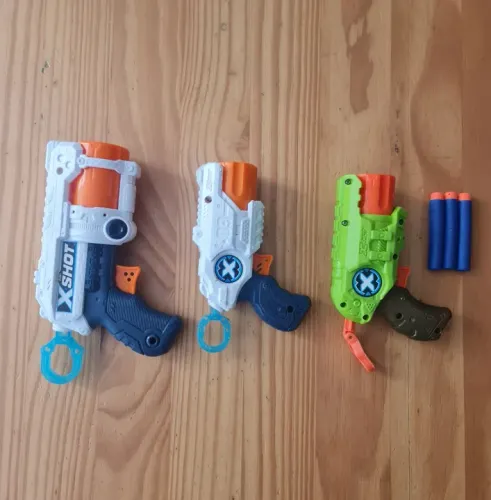 3 Lancadores de Dardos / Pistolas de brinquedo X-Shot
