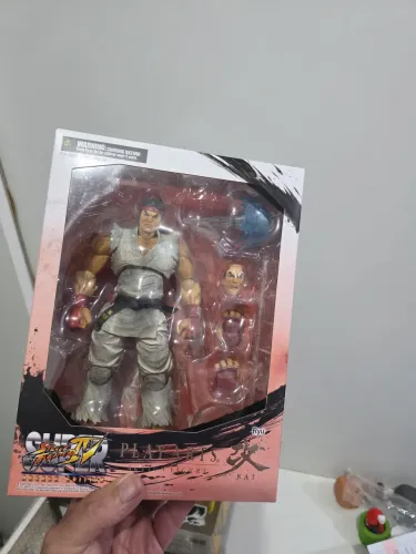 Figura de Ação Street Fighter V Play Arts Kai Ryu