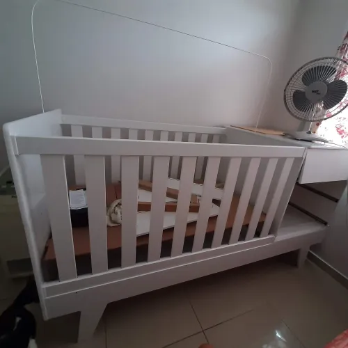 Berço com Comoda 3 em 1