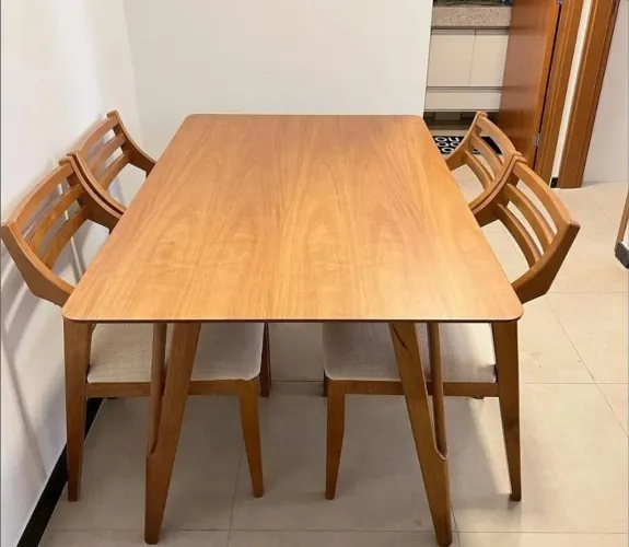 Mesa de jantar madeira maciça serigrafada luzarda