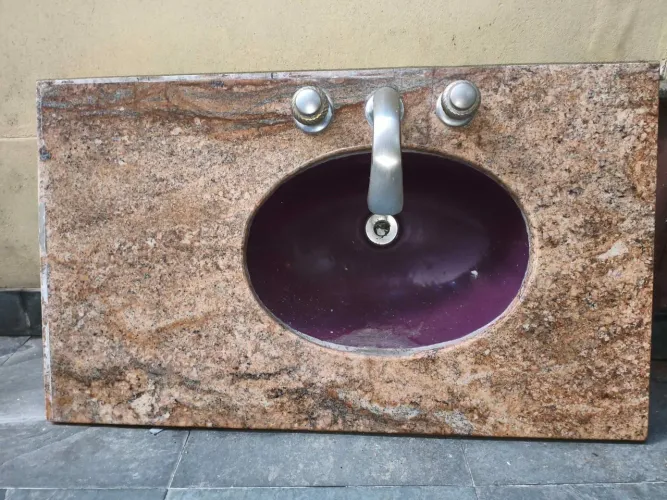 Pia granito amarelo para banheiro/lavabo 90cm com Cuba, torneira e misturadores anos 80/90