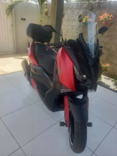 Moto XMax 250
