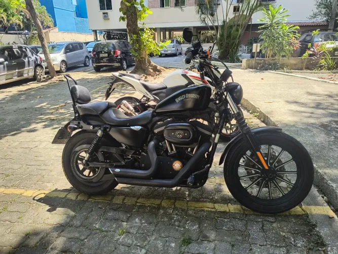 COISA MAIS LINDA - Harley 883 Iron 2012