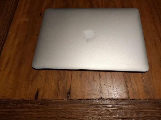 MacBook Air 13? (Early 2015) - Excelente estado - 256GB + Carregador e Caixa Original
