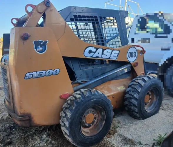 Mini Carregadeira Case 95XT para revisar 
