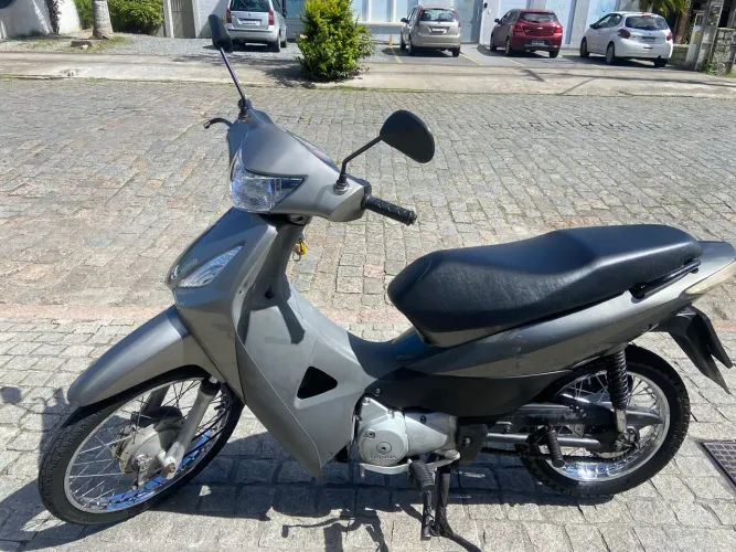 Moto Biz 125 - Linda e Revisada