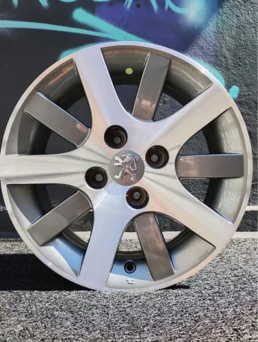 Rodas aro 15 peugeot quiksilver 