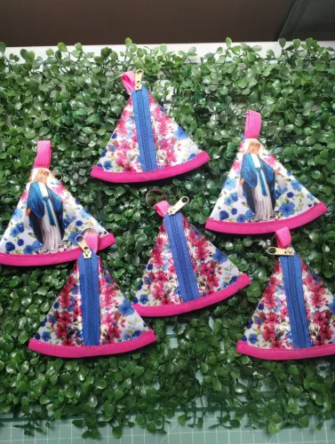 Bolsinha porta terço, moedas, jóias 