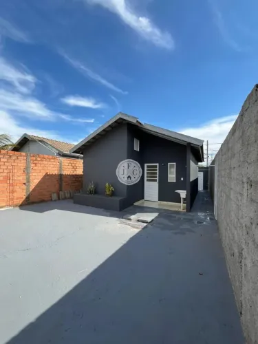 Casa térrea com 02 Quartos para Venda - Jardim Cristo Redentor