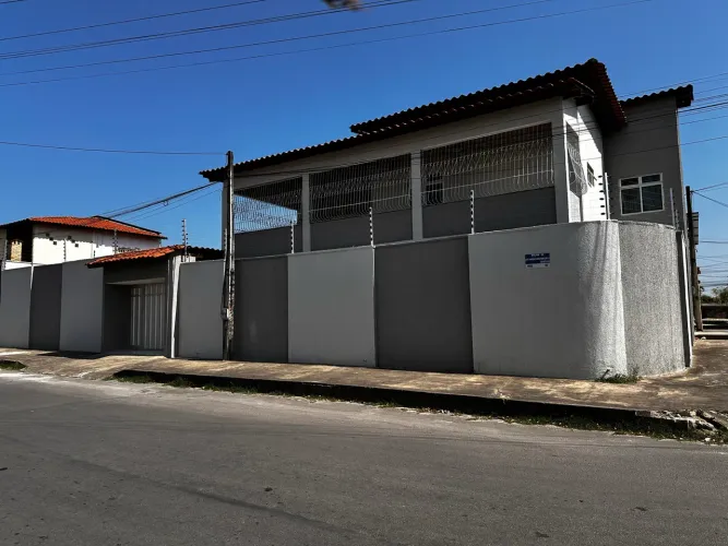 VENDE SE CASA COM PISCINA NO PQ MONTE NEGRO 2