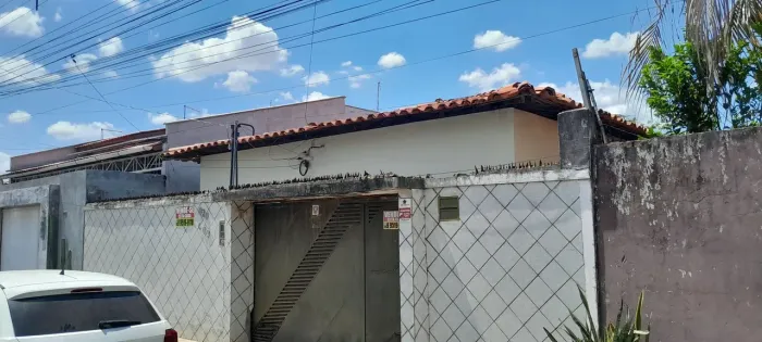 CASA NO MOCAMBINHO