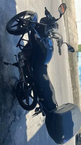 Vendo moto bem conservada único dono