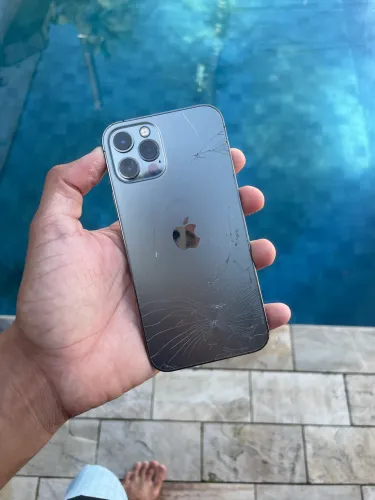 iPhone 12 Pro - VENDO 128GB | Azul | Bateria 72% Traseira quebrada Câmera 1x com defeito