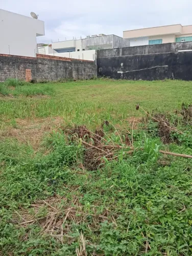 LOTE COM 600M²/ NASCENTE/ MURADO/ PLANO/ NO COND. PONTA NEGRA 1