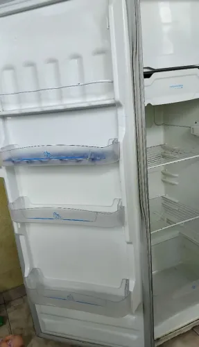 Geladeira Esmaltec 280L