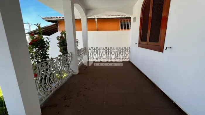 Casa comercial disponível para locação e venda no bairro Centro em Uberlândia-MG