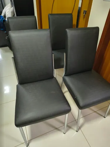 04 Cadeiras para mesa de jantar 