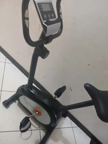 ? Bike Ergométrica Evolution B 802 - Seminova  