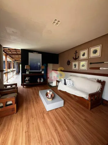 CASA DE ALTO PADRÃO NO CENTRO DE SERRA GRANDE