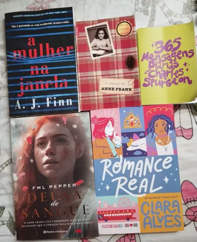 Livros, fantasia, romance mistério!!! Ótimo preço!!!